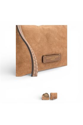 Pochette Gianni Chiarini in camoscio colore caramello. GIANNI CHIARINI | 10224-CARAMEL